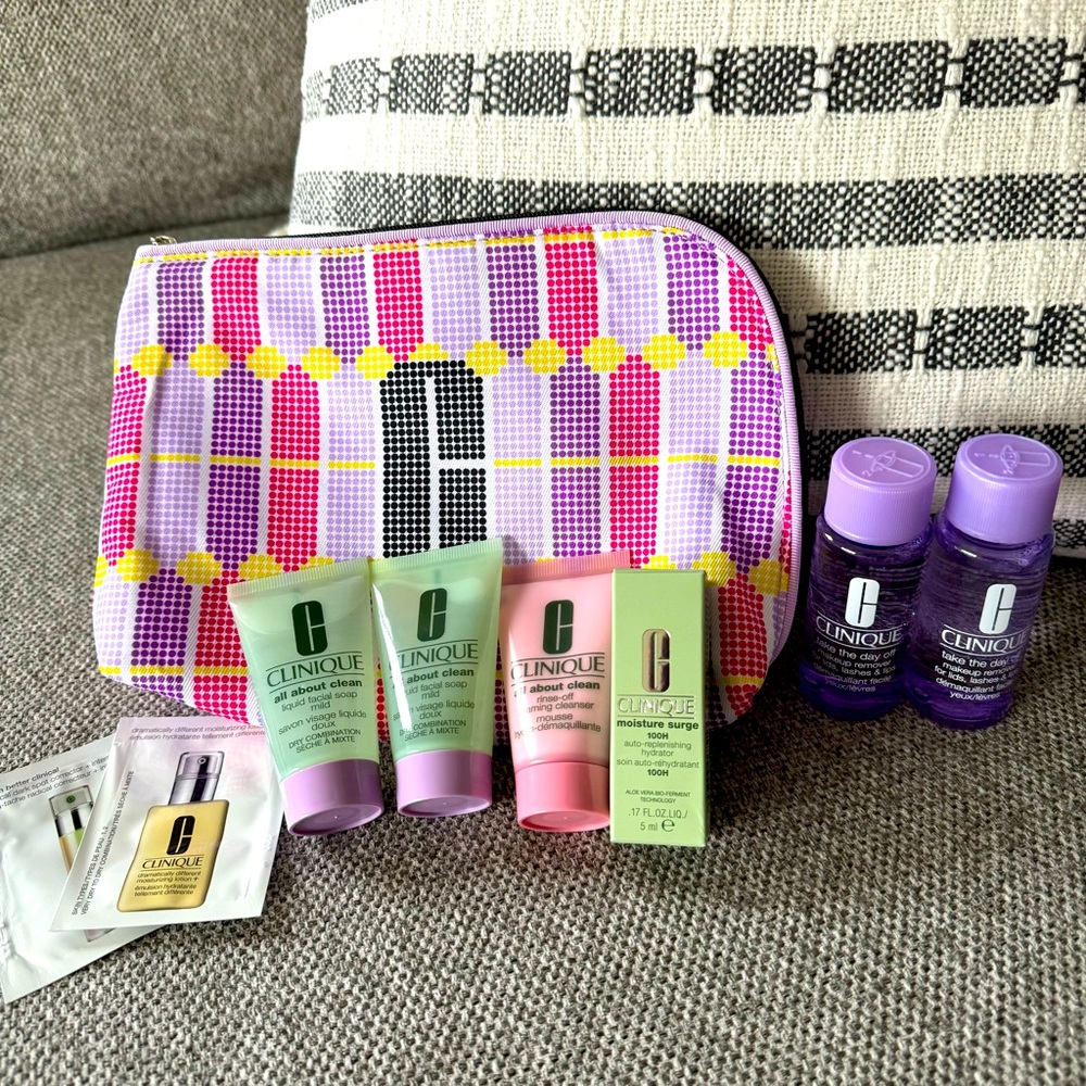 9 Piece Clinique bundle - new